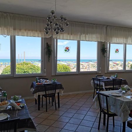 Hotel Vistamare Viserba Римини Экстерьер фото