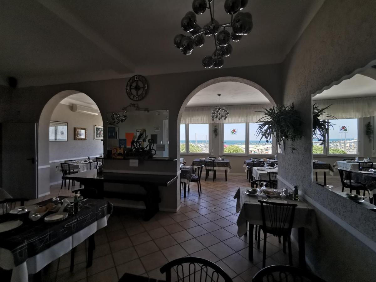 Hotel Vistamare Viserba Римини Экстерьер фото