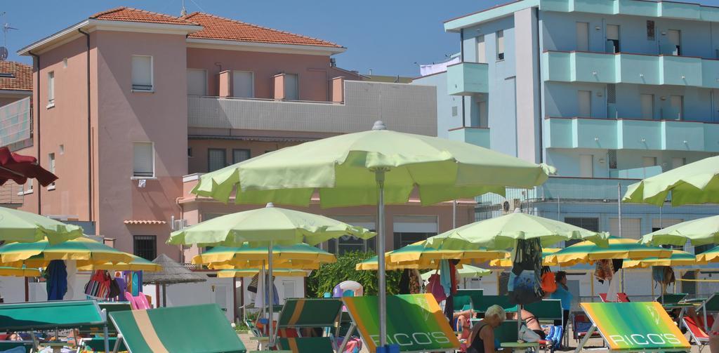Hotel Vistamare Viserba Римини Экстерьер фото