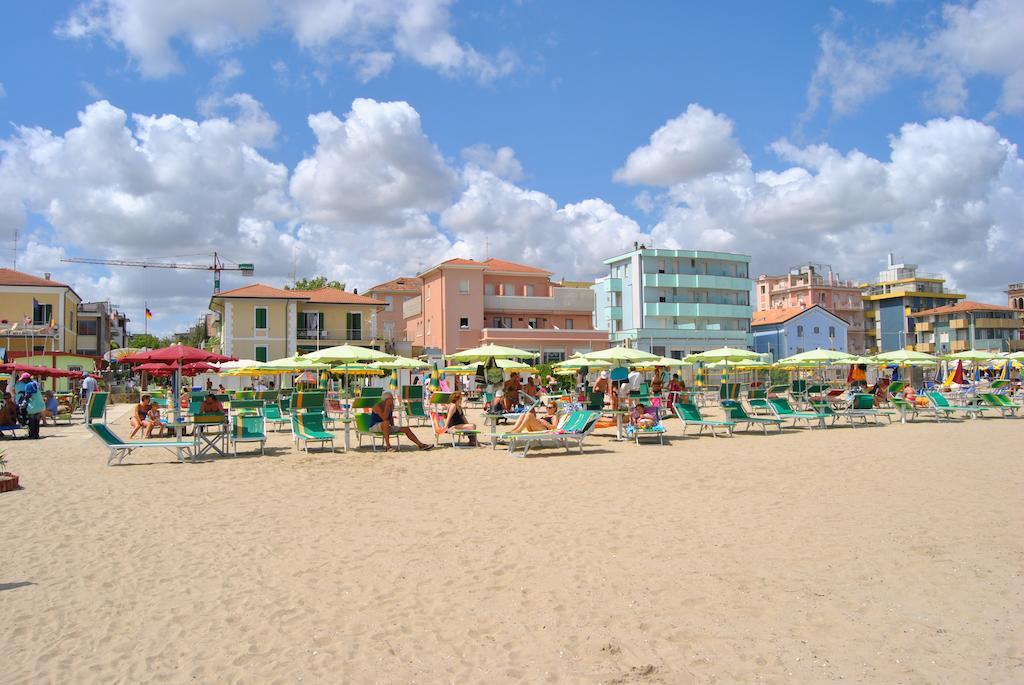 Hotel Vistamare Viserba Римини Экстерьер фото