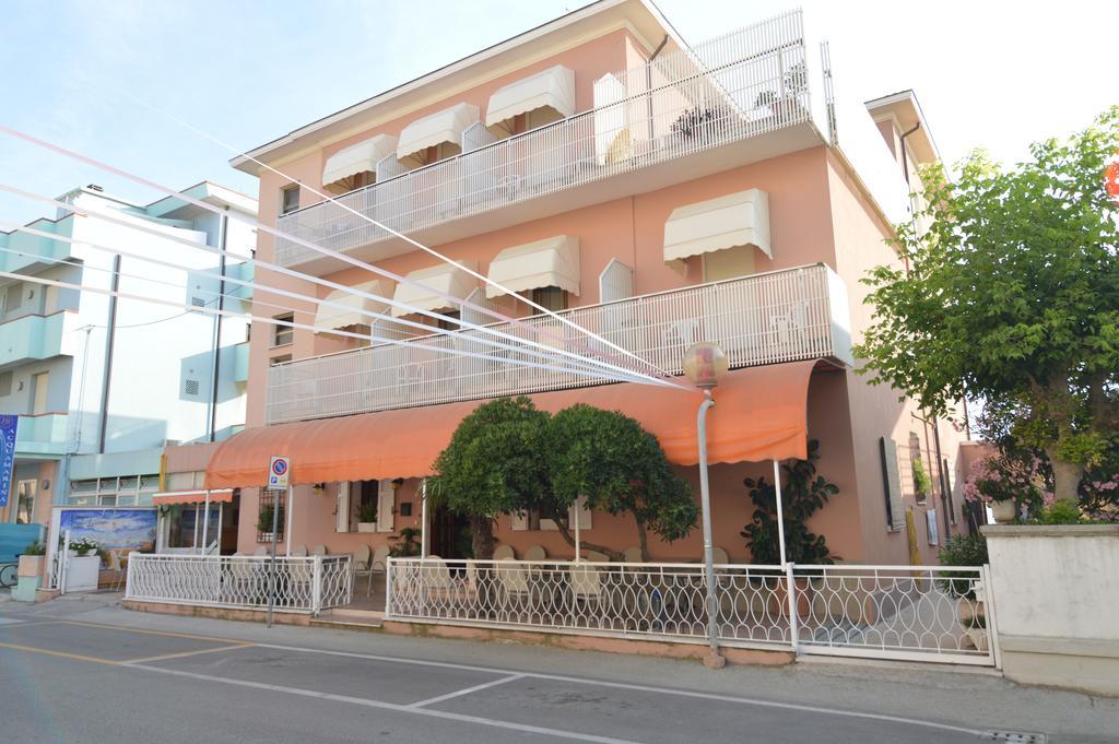 Hotel Vistamare Viserba Римини Экстерьер фото