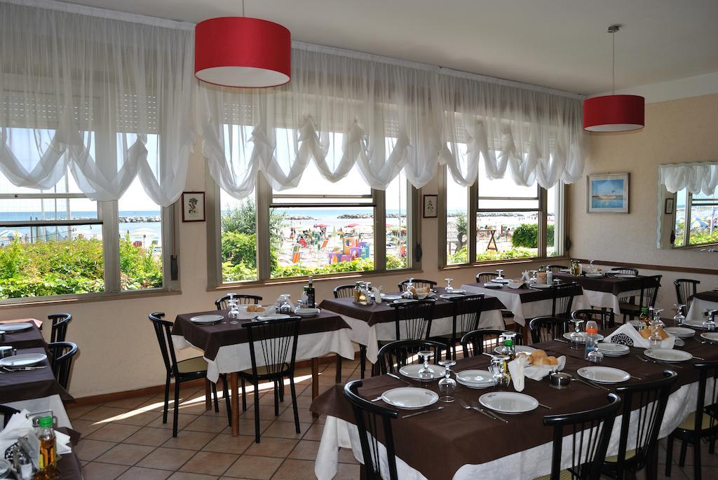 Hotel Vistamare Viserba Римини Экстерьер фото